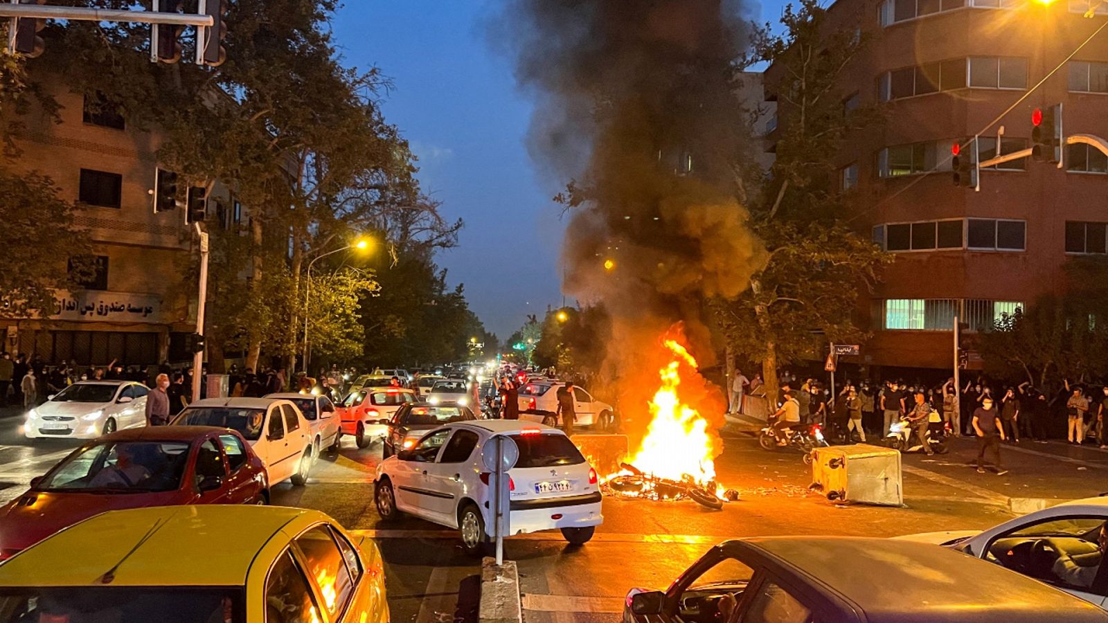 Las protestas en Irán se acercan al mes sin síntomas de perder fuerza