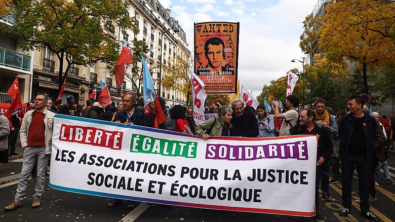 Miles de personas protestan en París por el encarecimiento de la vida