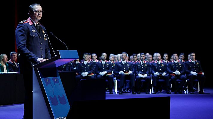 Informativo 24h - El conseller de Interior destituye al jefe de los Mossos tras su choque por los nuevos comisarios