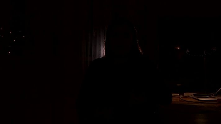 Telediario 2 - Una mujer rusa denuncia la situación en su país: "Han reclutado a un familiar, aunque él no quiere"