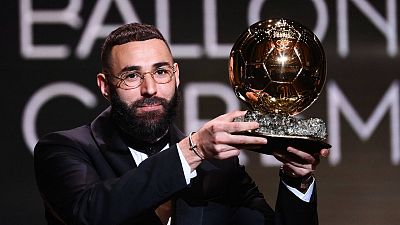 Karim Benzema recibe el Balón de Oro 2022 al mejor jugador