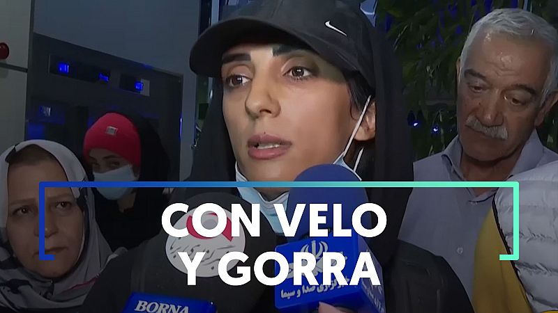 La escaladora Elnaz Rekabi vuelve a Teherán tras competir sin velo "involuntariamente"