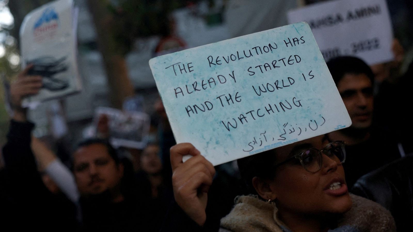 Las protestas en Irán se libran en la calle y en las redes