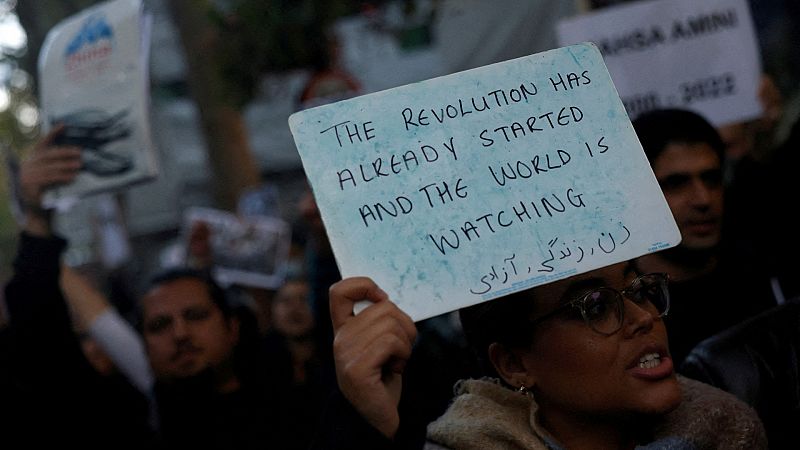 Las protestas en Irán se libran en la calle y en las redes