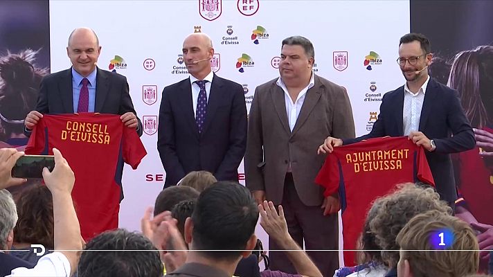 Telediario 2 - Rubiales pide "respeto" para las jugadoras que van a la selección y "no ponen condiciones"