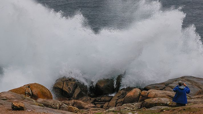 La borrasca Beatrice pone en alerta a 12 comunidades por viento, lluvia y oleaje