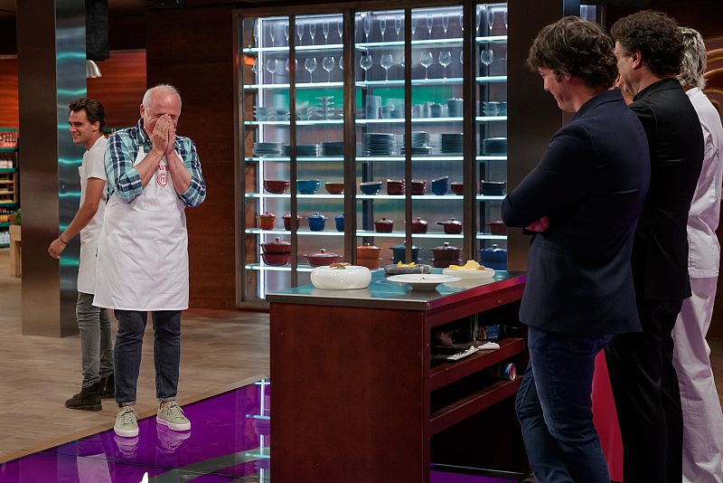 El contagioso ataque de risa de Xavier Deltell en MasterChef