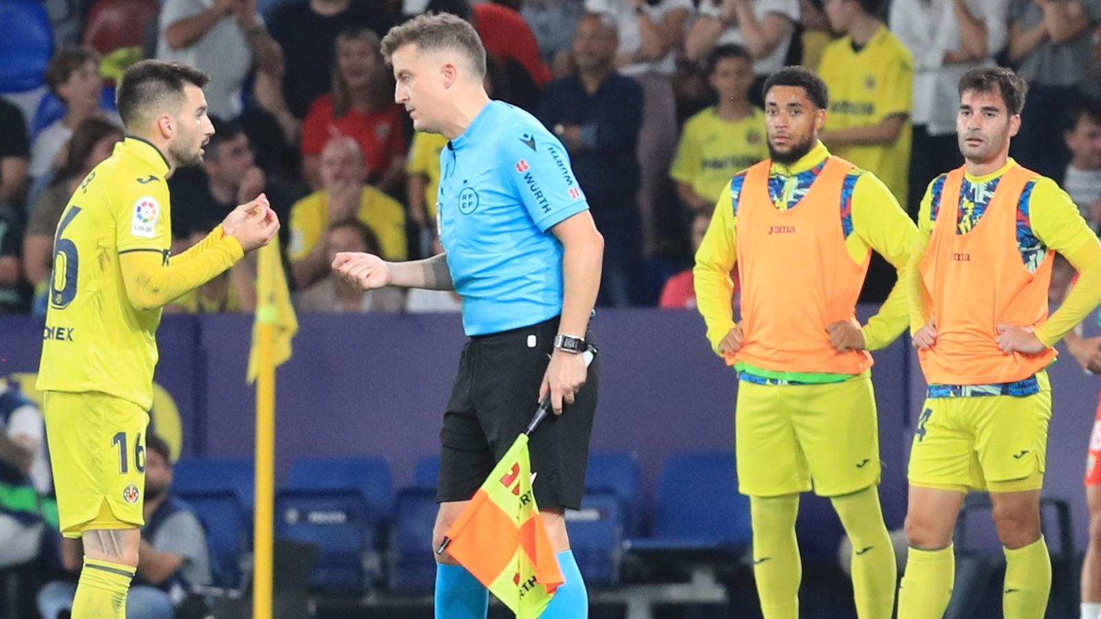 Baena puede ver perdonada su amarilla por la dedicatoria a Llaneza