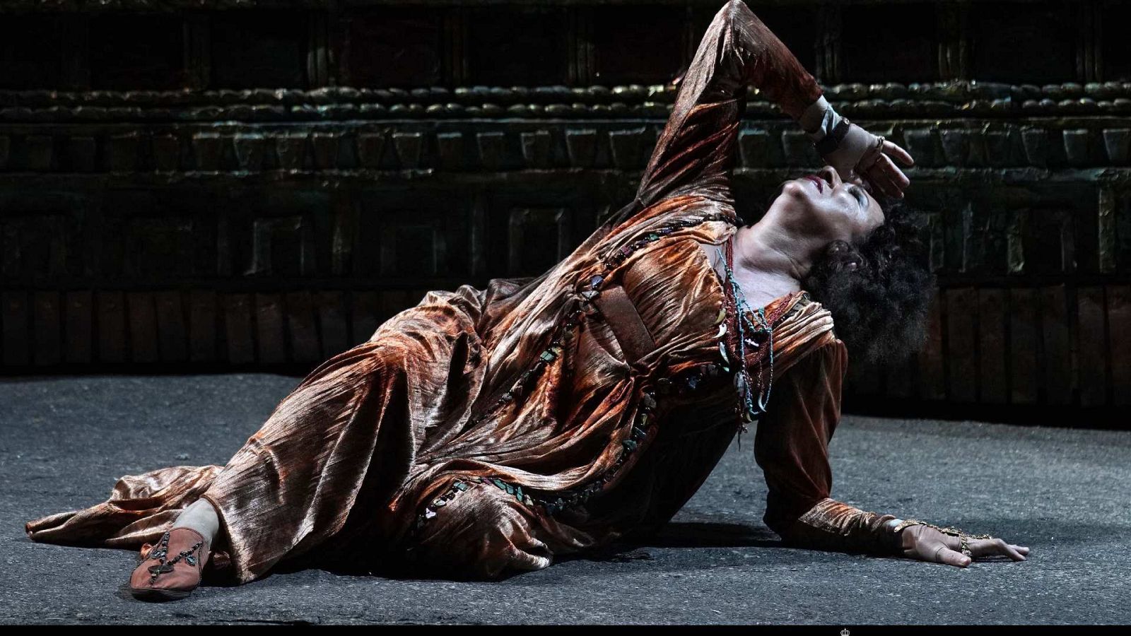 El Teatro Real vuelve a sus orígenes en el estreno de temporada con 'Aída' 