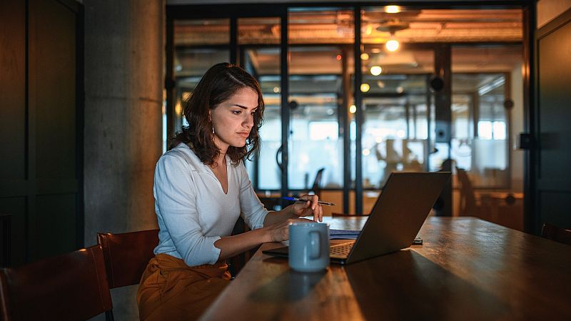 En España hay 840.000 jóvenes entre 16 y 29 años que estudian y trabajan, los llamados 'sisis', que han crecido un 63% en la última década.