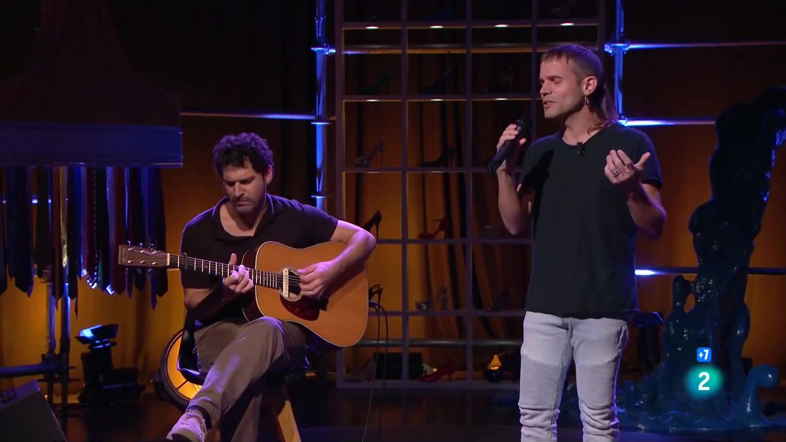 Punts de vista - Cesk Freixas interpreta `Que lluny ens du l¿amor¿