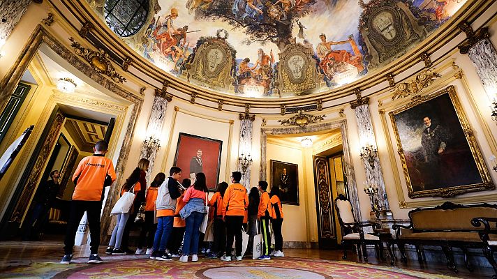 Telediario 2 - Niños y actores teatralizan un juicio en la jornada de puertas abiertas del Supremo