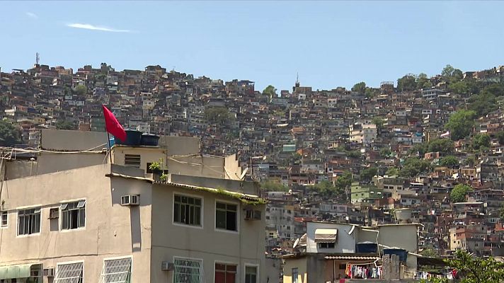 Telediario 1 - El voto de las favelas puede ser clave en las elecciones de Brasil