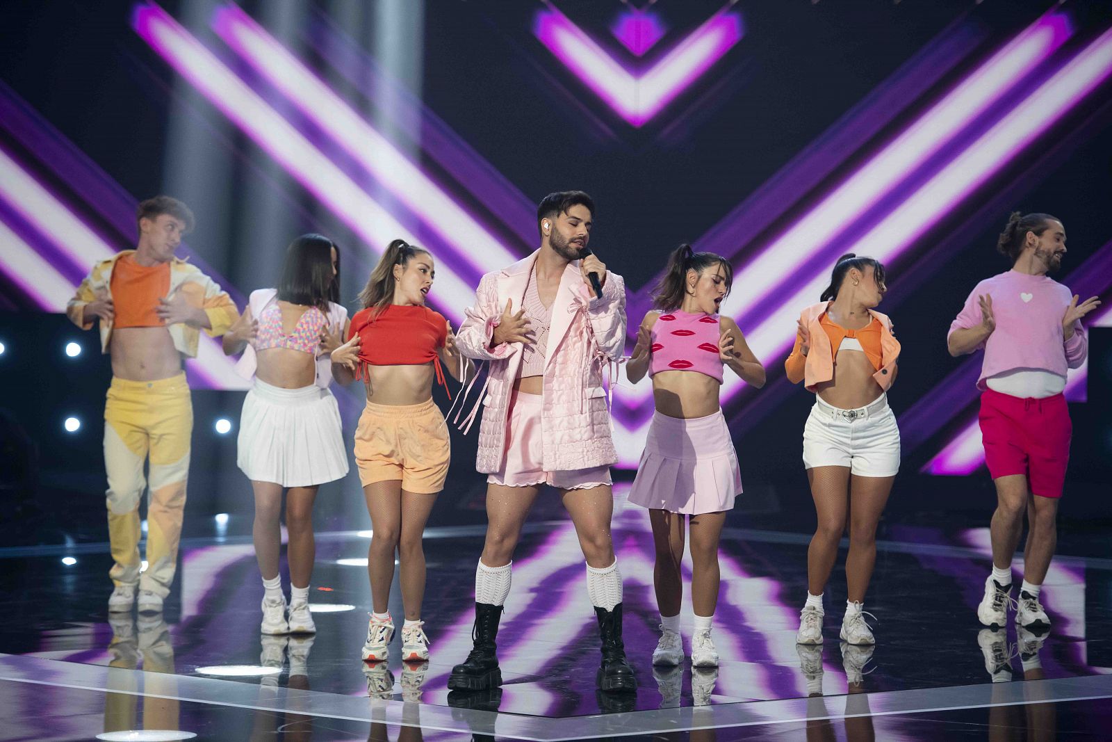 Benidorm Fest 2023: Actuación de Agoney en la presentación