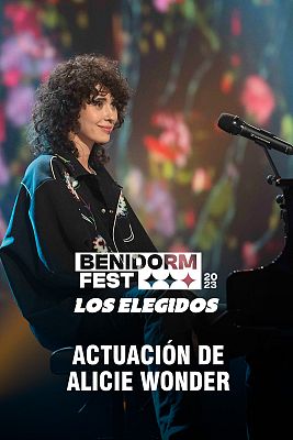 Actuación de Alice Wonder en la gala de presentación de Benidorm Fest 2023