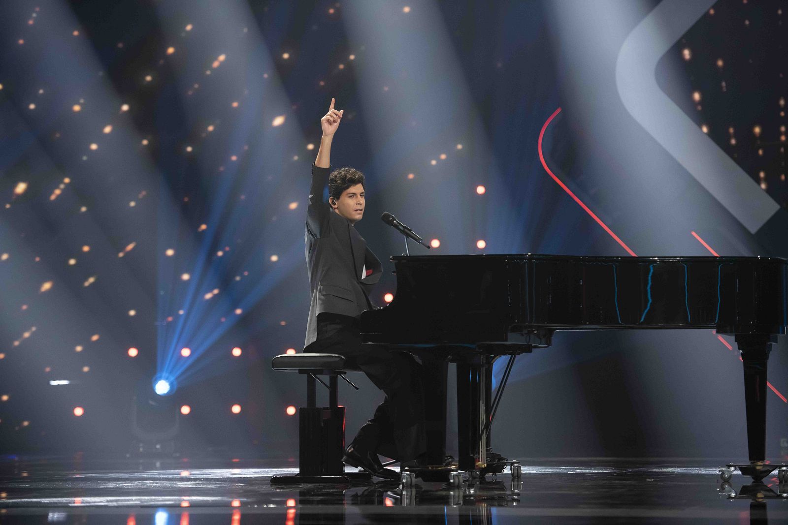 Benidorm Fest 2023: Actuación de Alfred en la presentación - Benidorm Fest | Ver