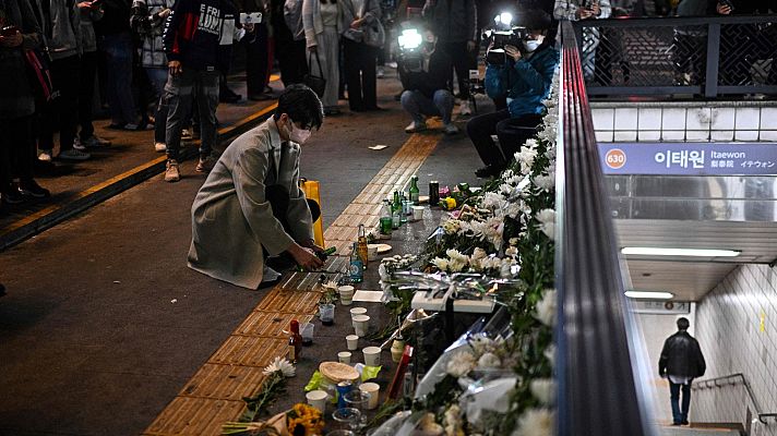 Informativo 24h - Jóvenes españoles relatan la estampida en Seúl: "Casi no se podía respirar"