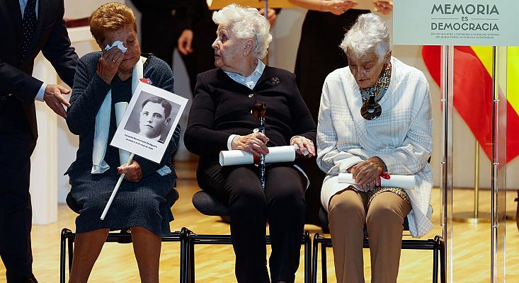 Primer homenaje a las víctimas del franquismo: "Para mi esto es lo más grande del mundo"