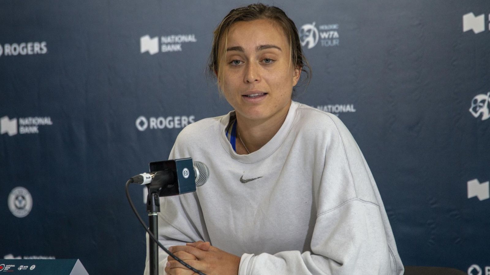 "Pena y rabia" de Badosa por la agresión a una tenista | Ver