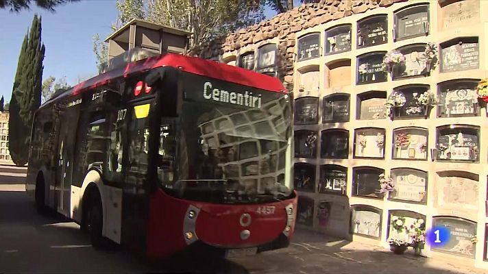 L'Informatiu - Els cementiris s'omplen per retre homenatge als difunts