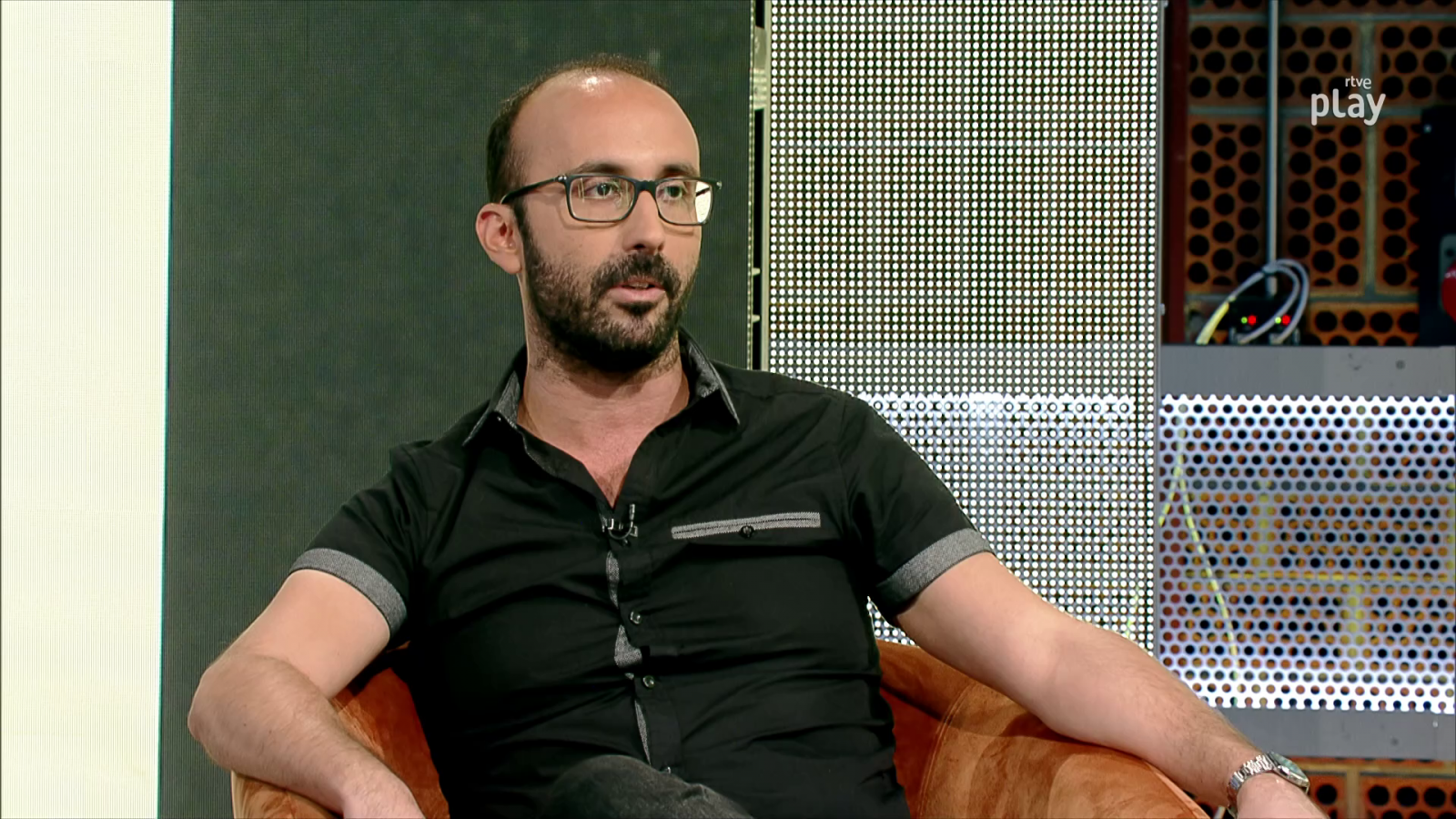 Culturas 2 - Entrevista a Héctor García Barnés por 'Futurofobia' - Culturas 2 | Ver