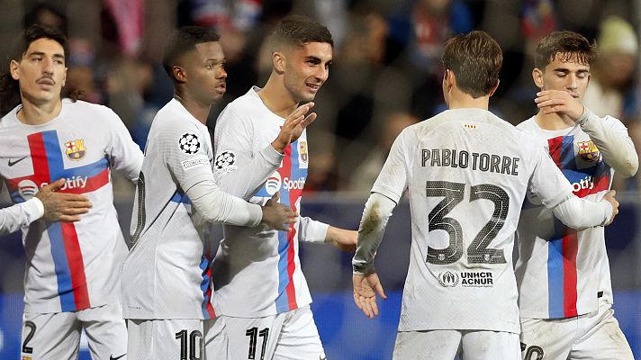 Informativo 24h - El Barcelona vence al Viktoria Plzen con un gran Ferran Torres