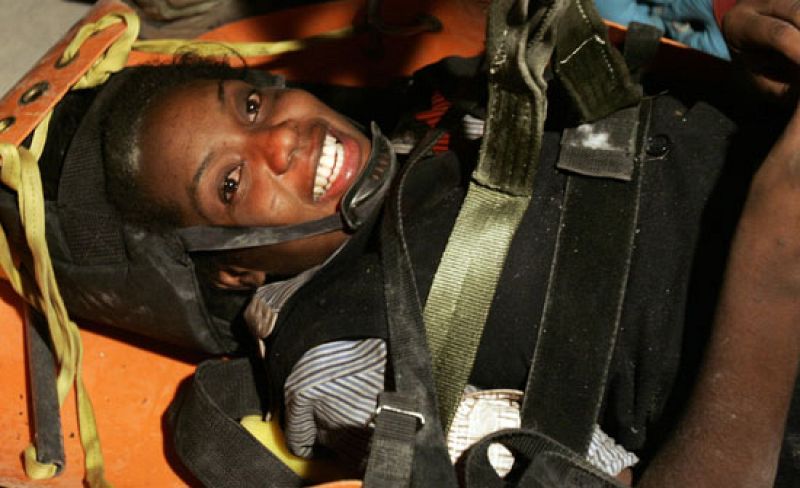 Siguen los rescates en Haití una semana después del terremoto.