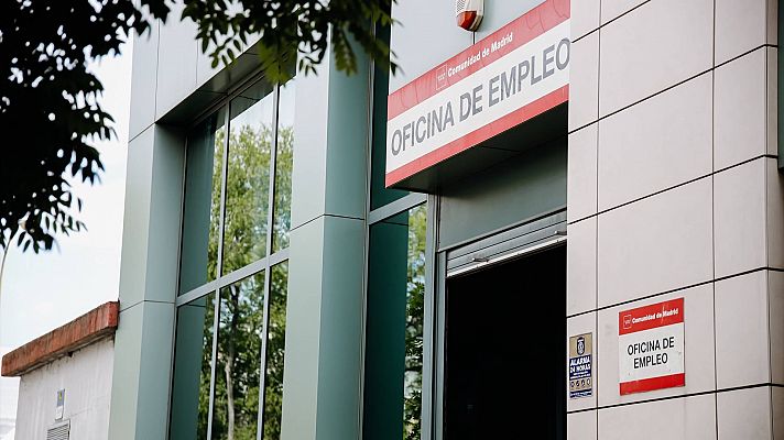 Informativo 24h - El paro cae en octubre en 27.027 persona y se crean 103.499 empleos