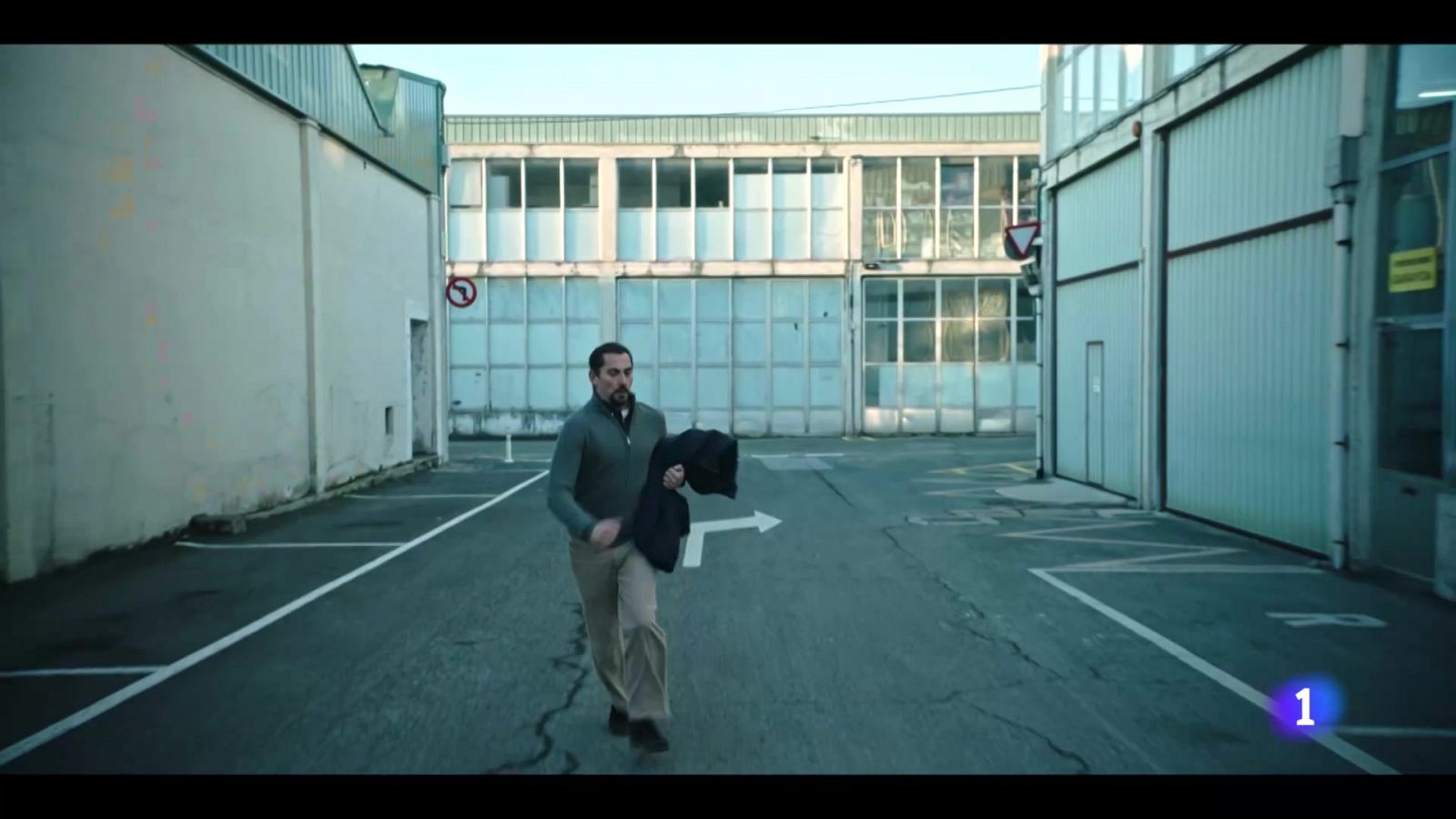 Paco León y Leonor Watling protagonizan 'No mires a los ojos', basada en una novela de Juan José Millás | Ver