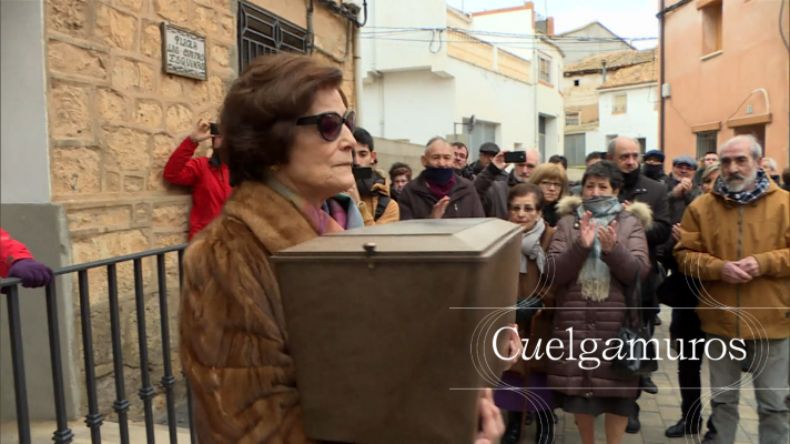 LAB RTVE - 10 CUELGAMUROS [2003] Intersección con el movimiento memorialista