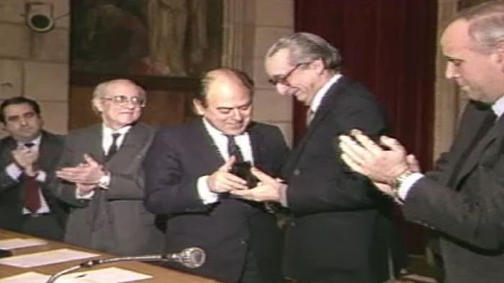 Medalla d'Or de la Generalitat a F. B. Moll i a Joan Fuster