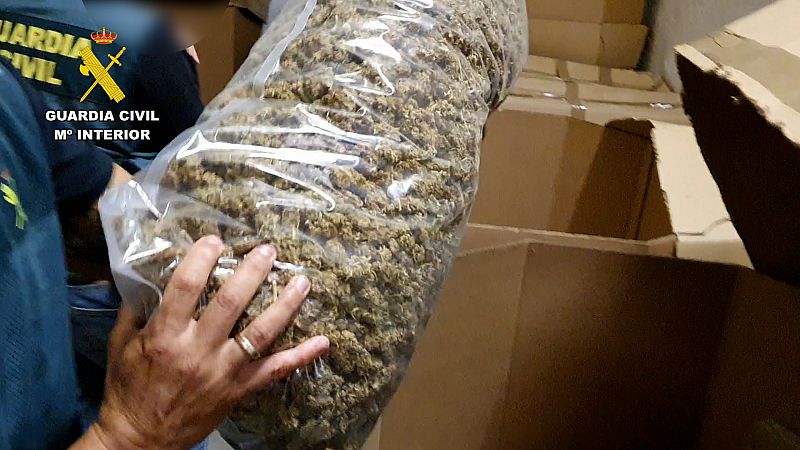 La Guardia Civil interviene el mayor alijo de marihuana envasada del mundo