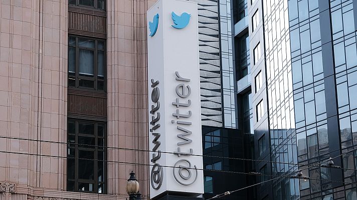 Telediario Fin de Semana - Musk justifica los despidos masivos en Twitter por la fuerte caída de ingresos