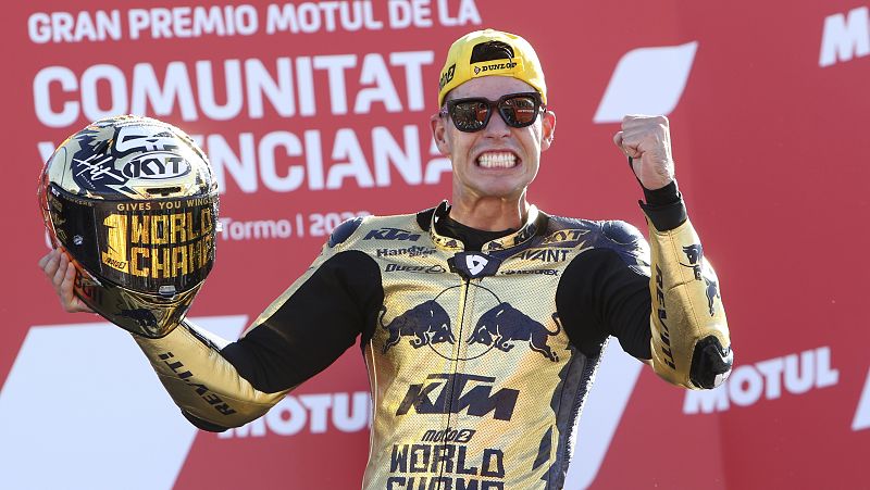 Augusto Fernández, campeón del mundo de Moto2: "Aún no me lo creo" - ver ahora