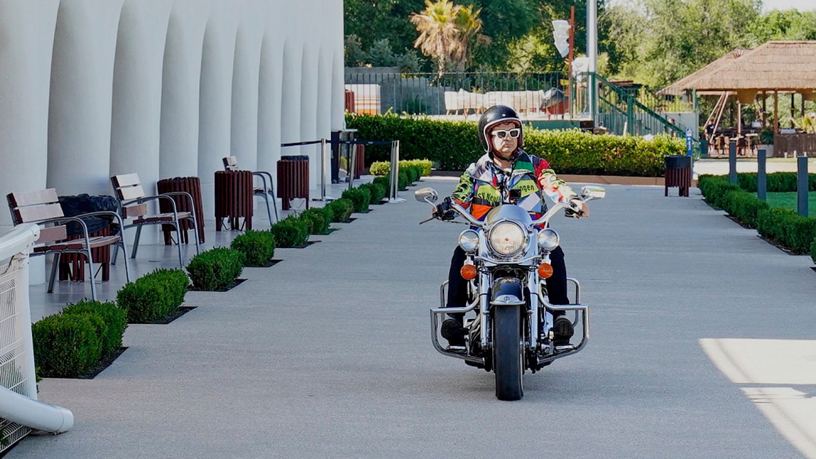 La entrada triunfal de Pepe Rodríguez en moto en MasterChef Celebrity 7