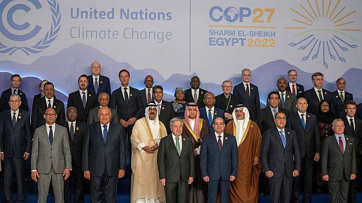 Telediario 1 - Salir o no salir en la foto, el primer gesto ante el calentamiento global en la COP27