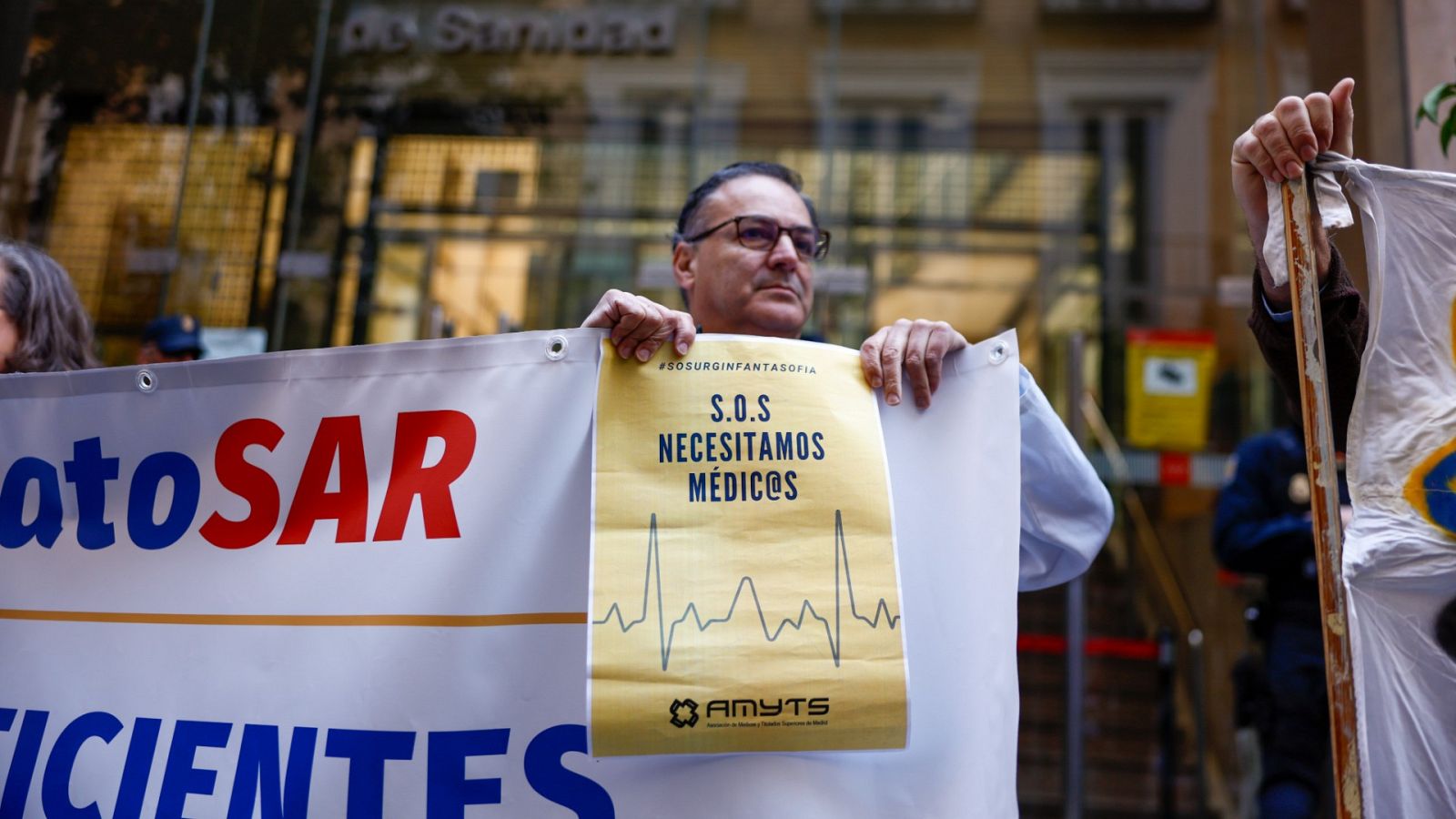 Amyts pide reforzar las urgencias de atención primaria: "Faltan médicos y faltarán más si se aumenta la presión"   