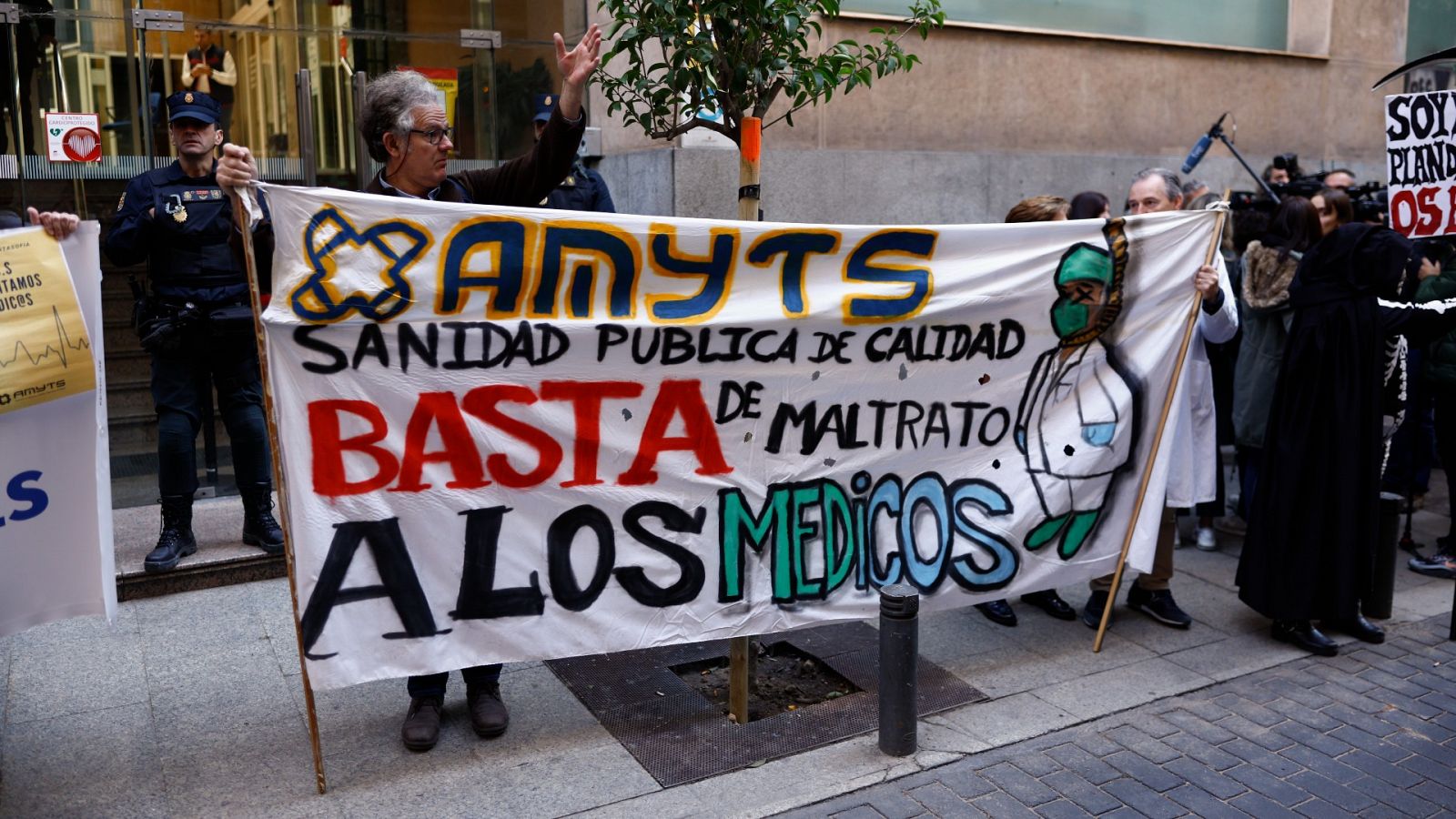 Primer día de huelga en Madrid por el "caos" de las urgencias