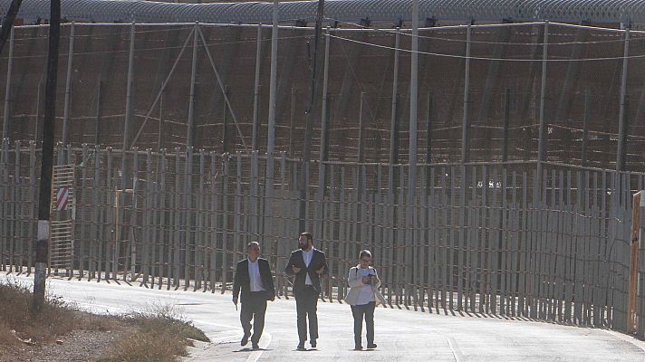 Telediario 2 - Podemos, ERC y Bildu contradicen desde Melilla a Marlaska y denuncian que hubo migrantes muertos en zona española