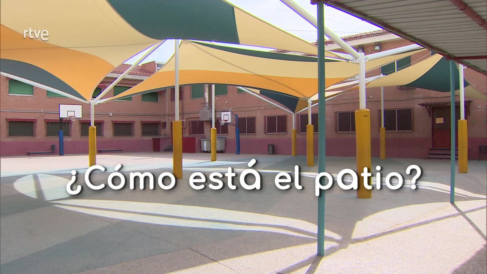 La pandemia ha hecho que se valoren aún más las múltiples oportunidades que presentan los patios como aulas al aire libre y lugares de aprendizaje. Profesionales de la arquitectura, la pedagogía y la educación cuentan su experiencia.