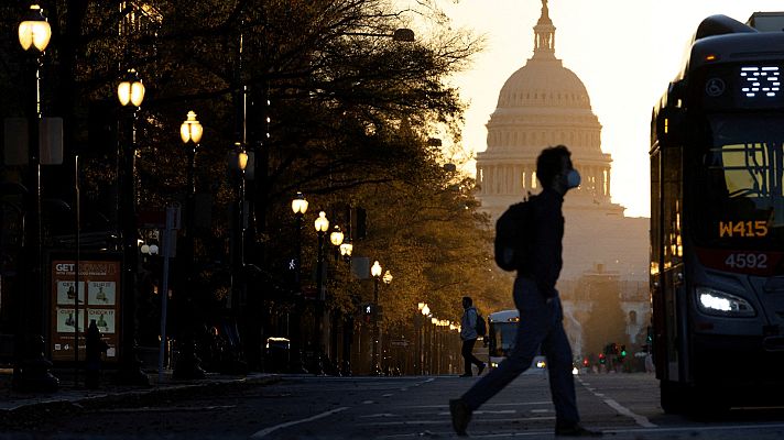 Telediario 2 - Un recuento ajustado y un país dividido tras las elecciones legislativas en EE.UU.