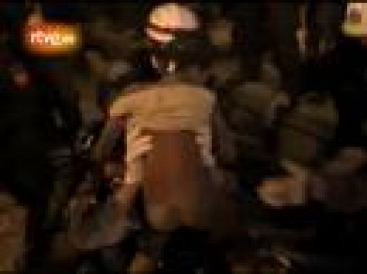  - ...Y aún tuvo fuerzas para celebrar