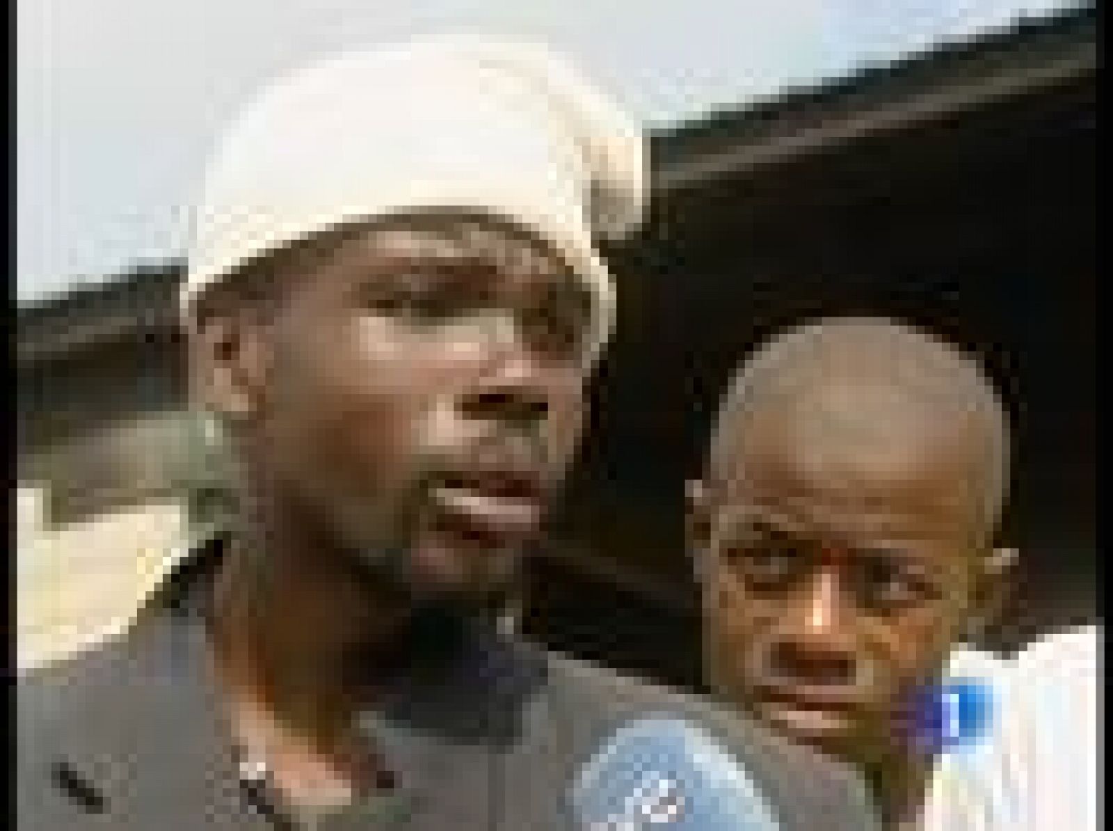 En el puerto de Puerto Príncipe se agolpan los que quieren huir de la devastación | Ver