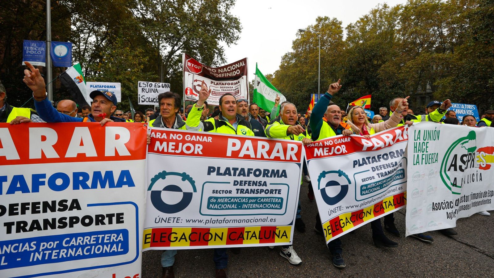 Este lunes ha comenzado el paro indefinido convocado por la Plataforma en Defensa del Transporte, en una manifestación sin incidentes en Madrid.