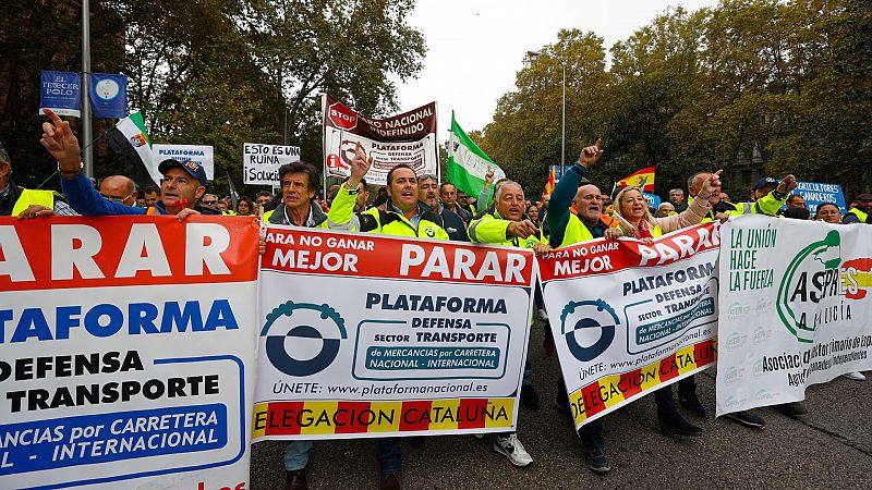 Este lunes ha comenzado el paro indefinido convocado por la Plataforma en Defensa del Transporte, en una manifestación sin incidentes en Madrid.