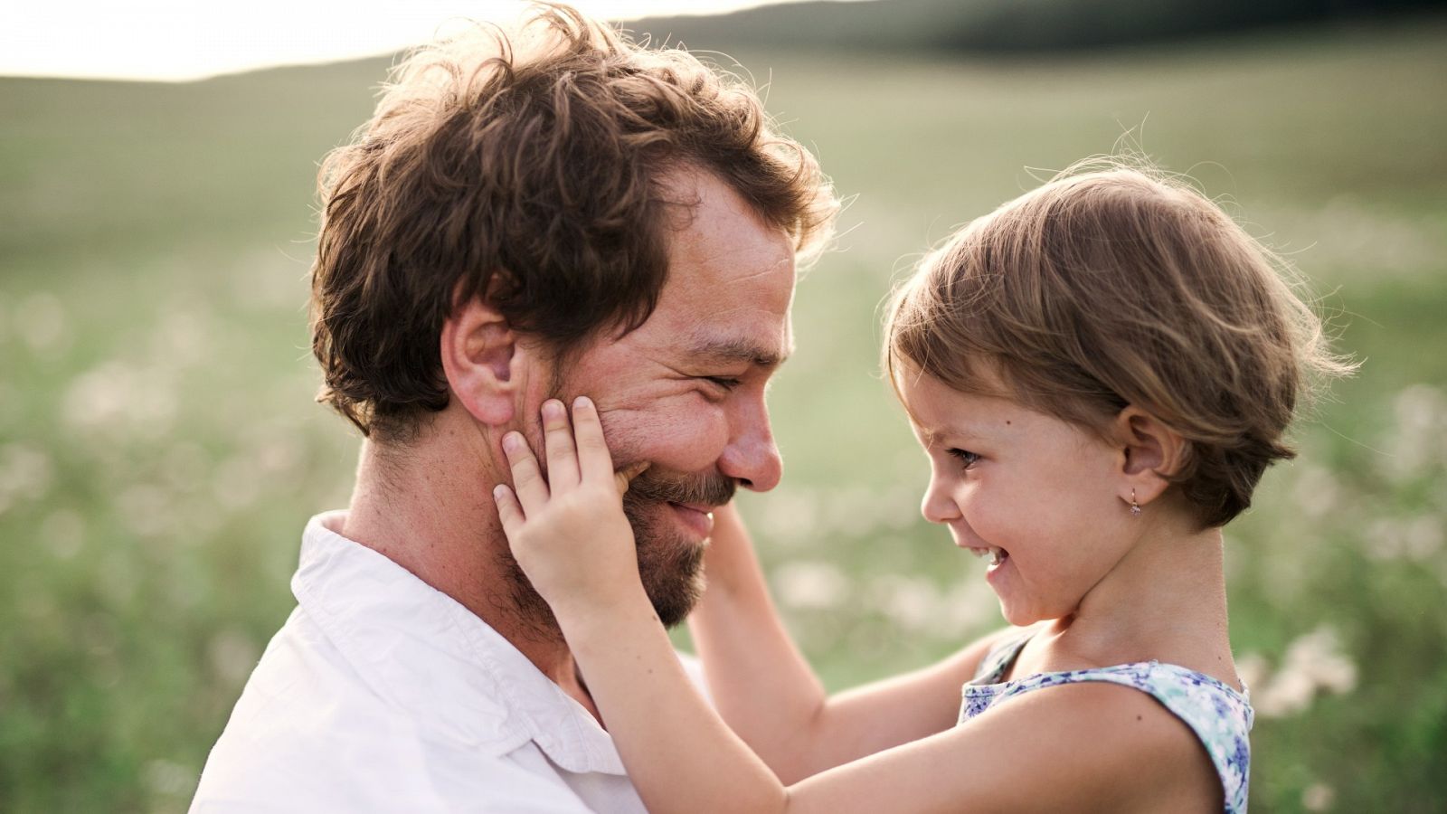 Un padre con su hija