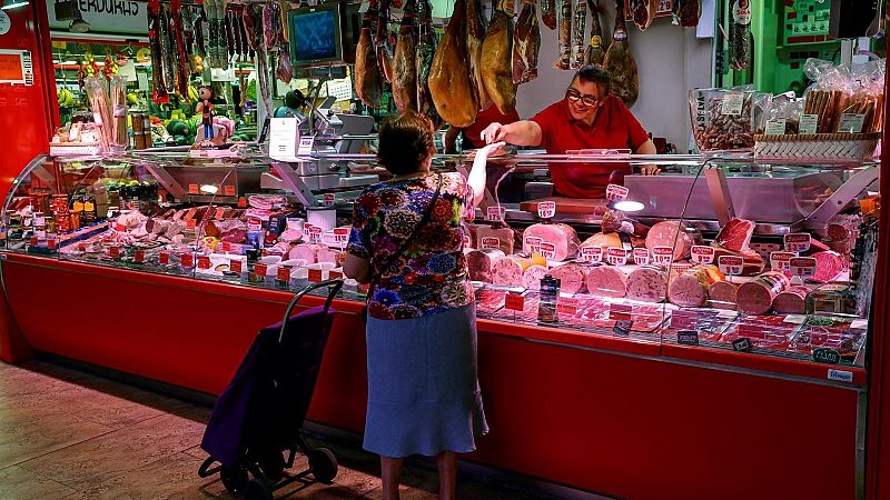 La inflación se moderó en octubre hasta el 7,3%, impulsada por la bajada del 22% del precio de la energía, pero donde destaca el encarecimiento del 15,4% de los alimentos, una cifra récord.