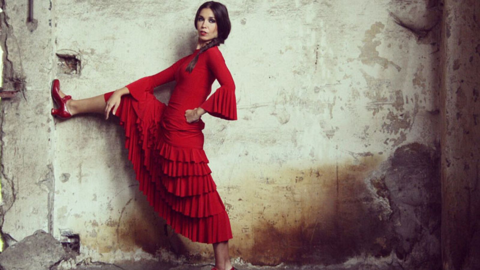 La bailaroa Adriana Bilbao rinde homenaje a su abuelo, Zarra, en su espectáculo flamenco