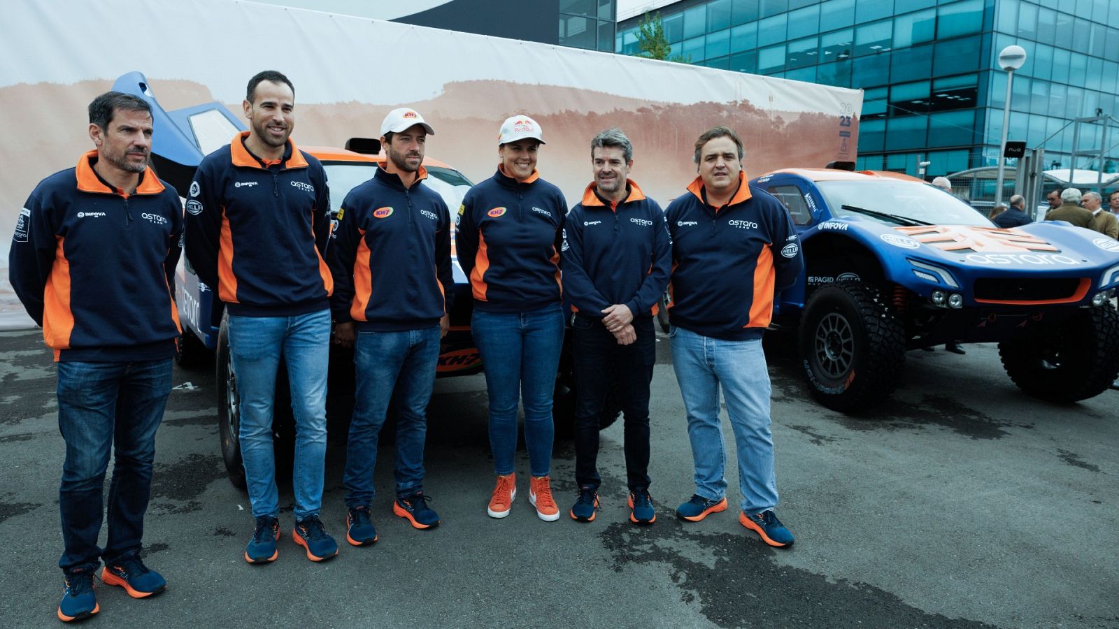 Astara se presenta al Dakar 2023 con Carlos Checa y Laia Sanz