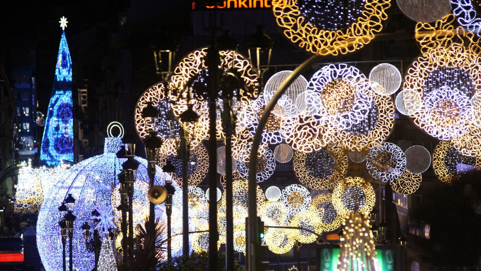 Cuenta atrás para el encendido navideño de Vigo: esperan rebajar el consumo eléctrico un 15 % - Ver ahora